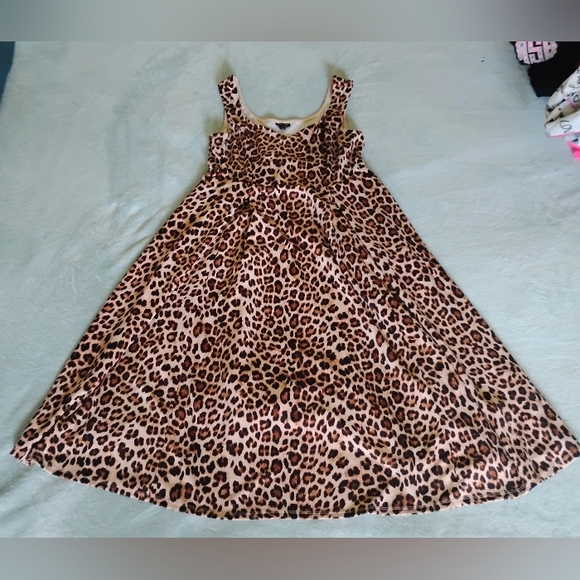 Torrid Leopard Print Midi Dress - Picture 1 of 2